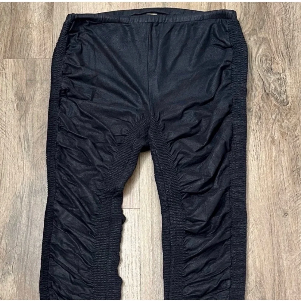 Free People Women's Black Brushed‎ Faux Suede Athletic Leggings Rouched  Size M